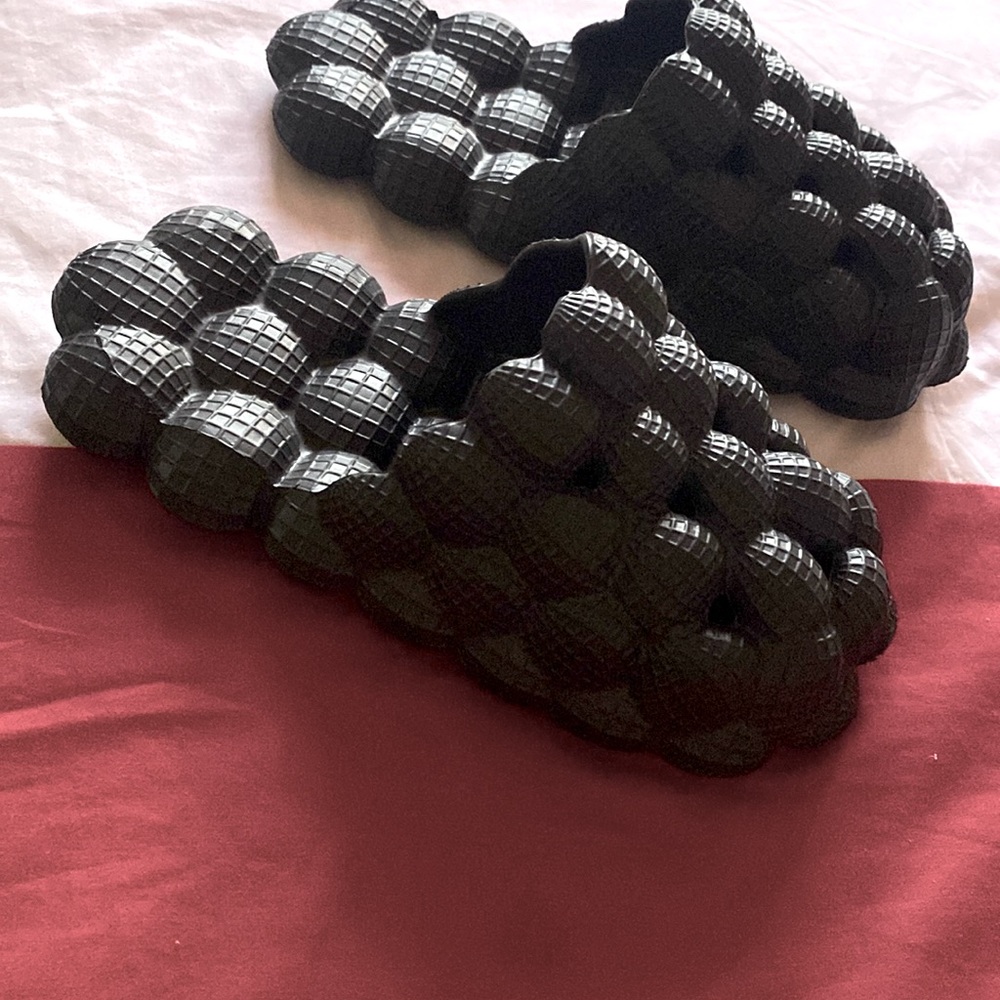 Bubble ball slides sandals